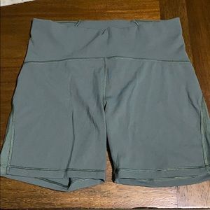 Lululemon high rise shorts - size 10